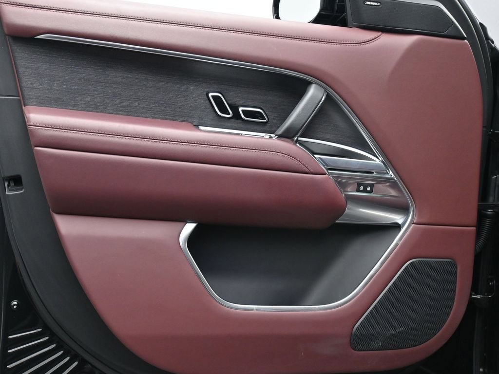Used 2024 Land Rover Range Rover SE image 9