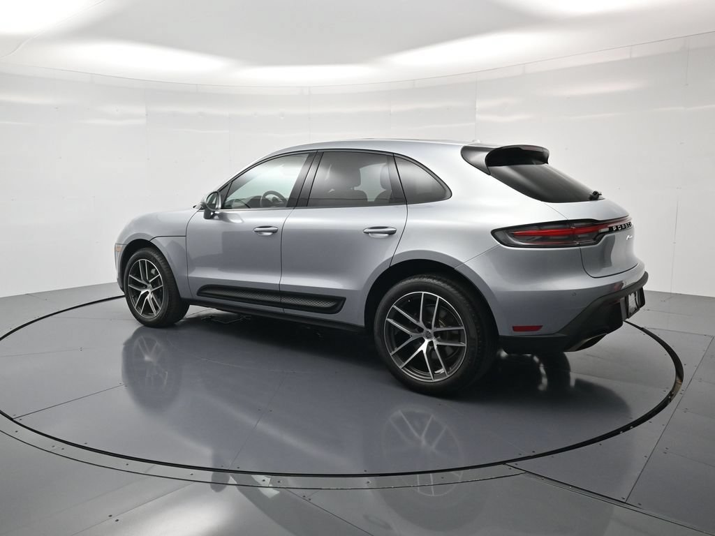 Certified 2026 Porsche Macan AWD/4WD image 3