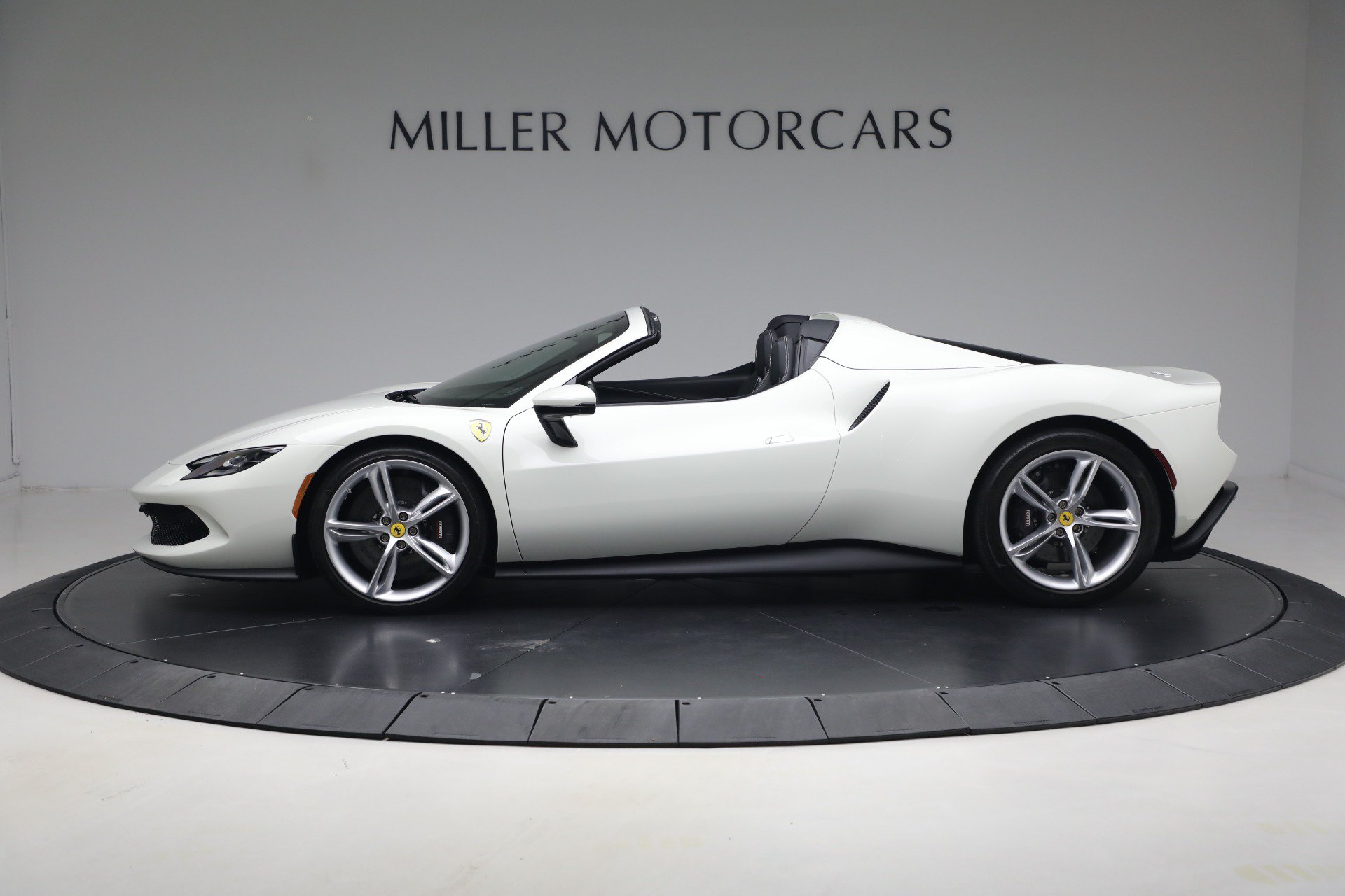 Used 2025 Ferrari 296 GTS RWD image 3
