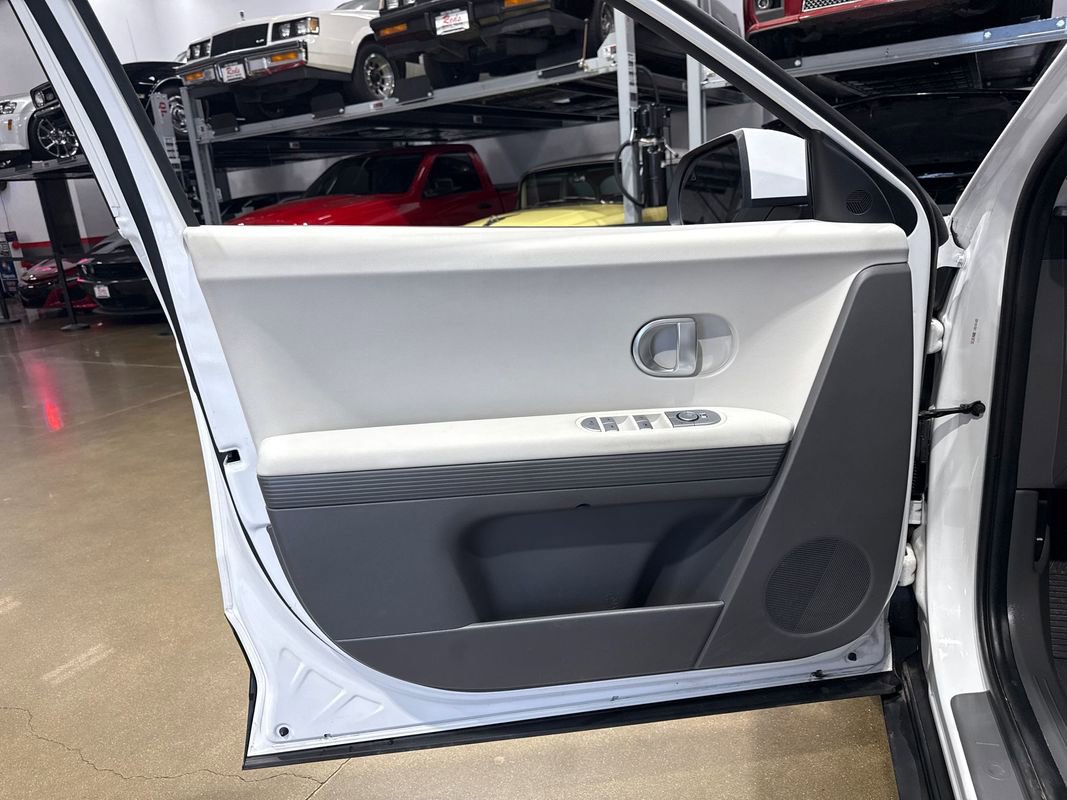 Used 2024 Hyundai Ioniq 5 SE image 99