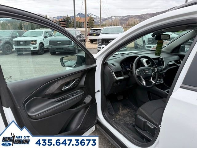 Used 2024 GMC Terrain SLE w/ Elevation Edition image 12