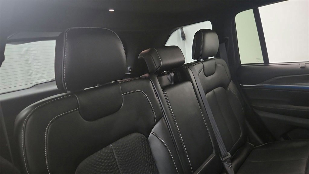Used 2022 Jeep Grand Cherokee Overland w/ Adv Protech Group III image 15