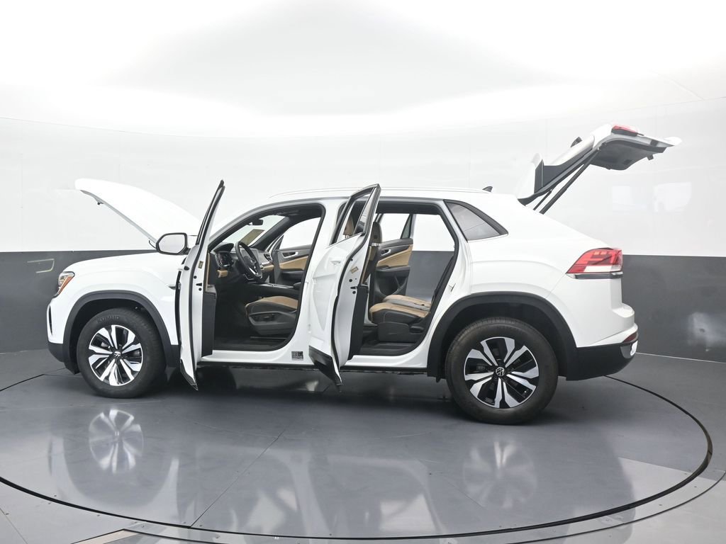 Used 2024 Volkswagen Atlas Cross Sport SE image 71