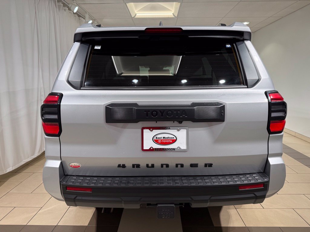 Certified 2025 Toyota 4Runner SR5 AWD/4WD image 4
