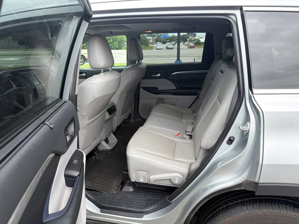 Used 2019 Toyota Highlander Limited AWD/4WD image 7