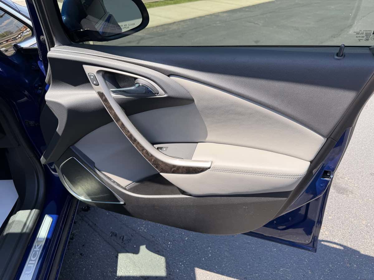Used 2014 Buick Verano FWD image 19