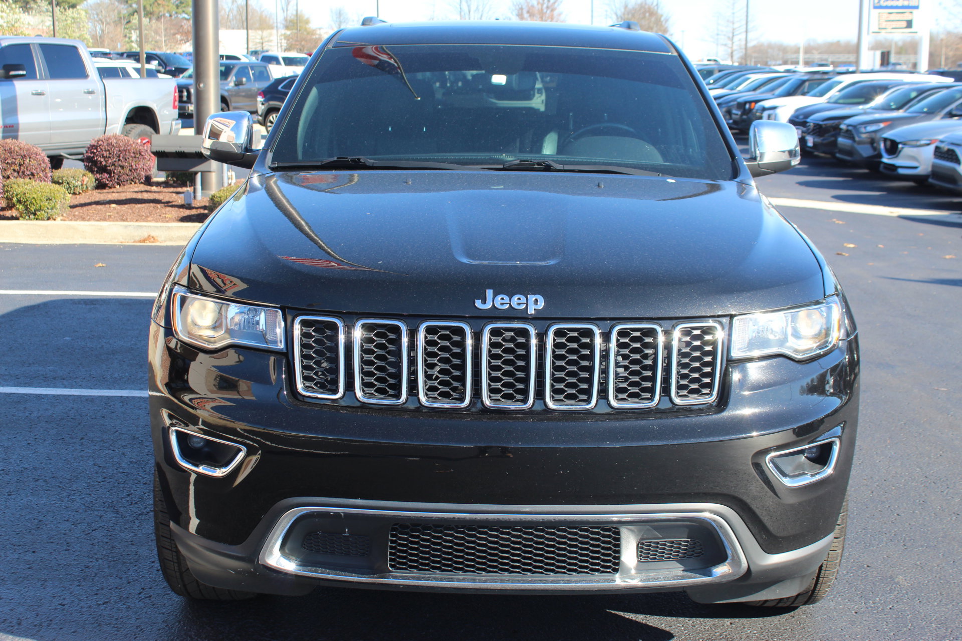 Used 2021 Jeep Grand Cherokee Limited w/ Luxury Group II image 3
