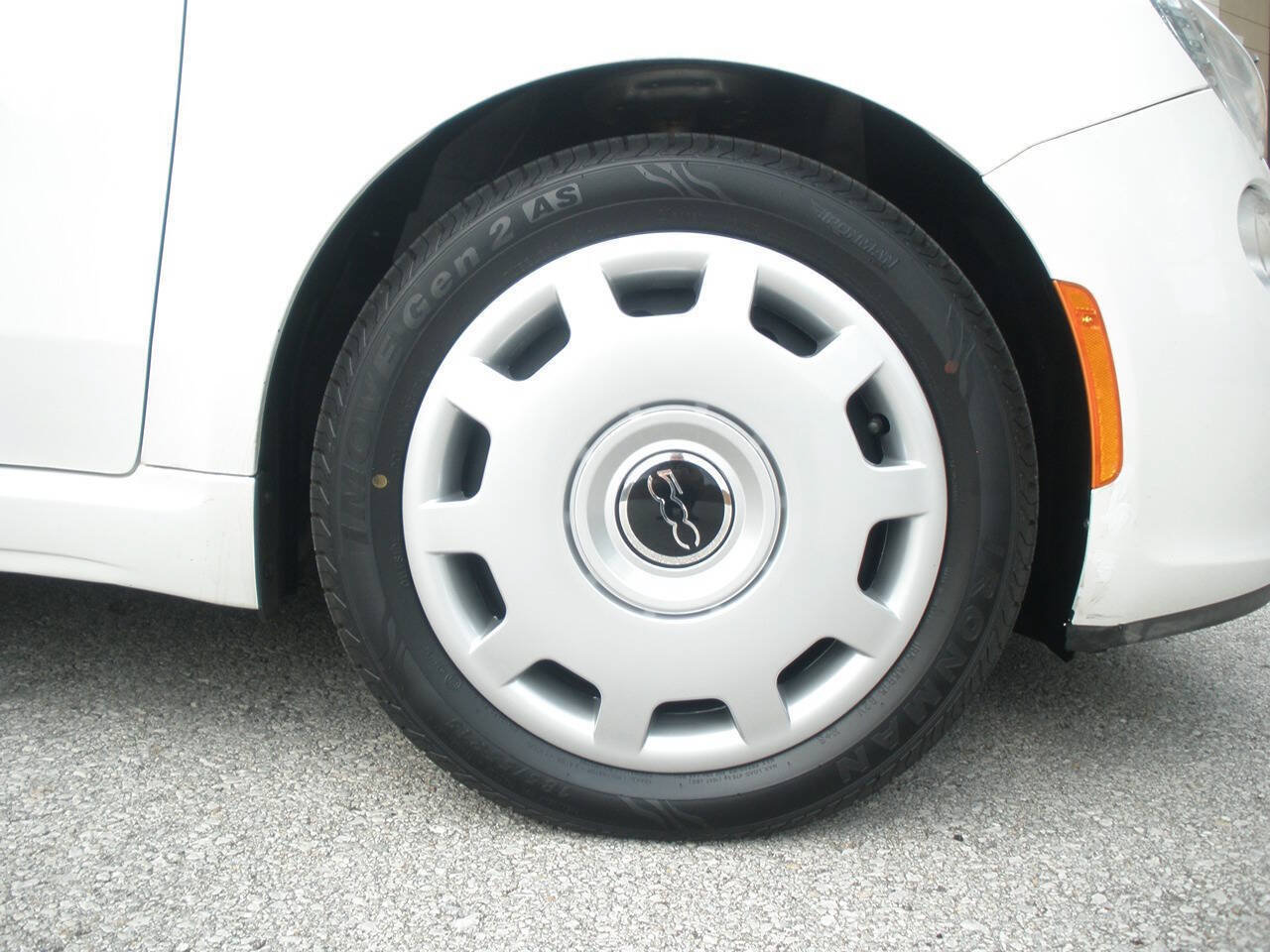 Used 2015 FIAT 500 Pop FWD image 38