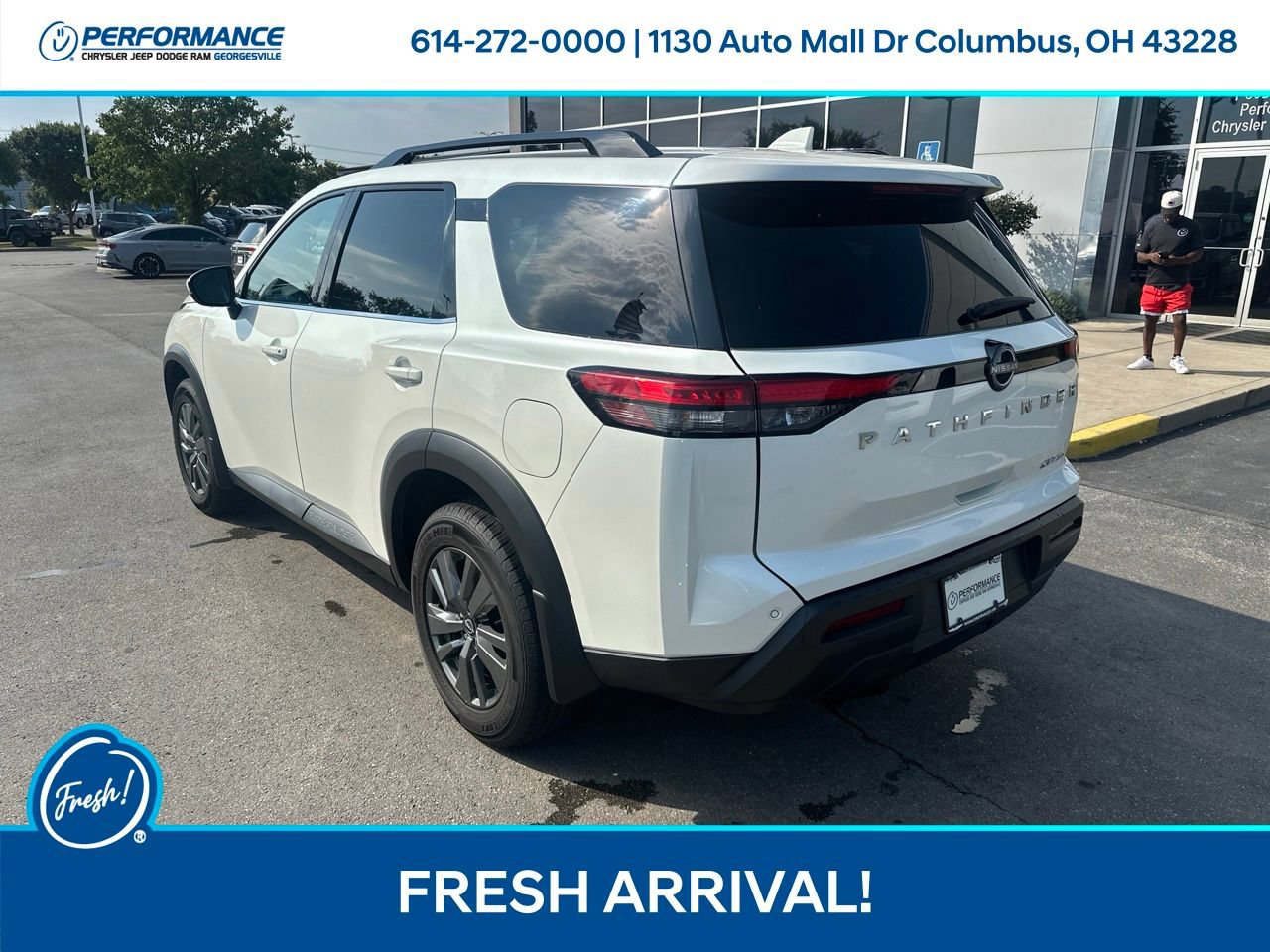 Used 2023 Nissan Pathfinder SV AWD/4WD image 6