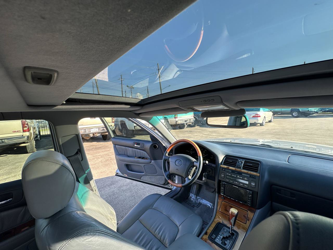 Used 1999 Lexus LS 400 w/ Premium Pkg RWD image 26