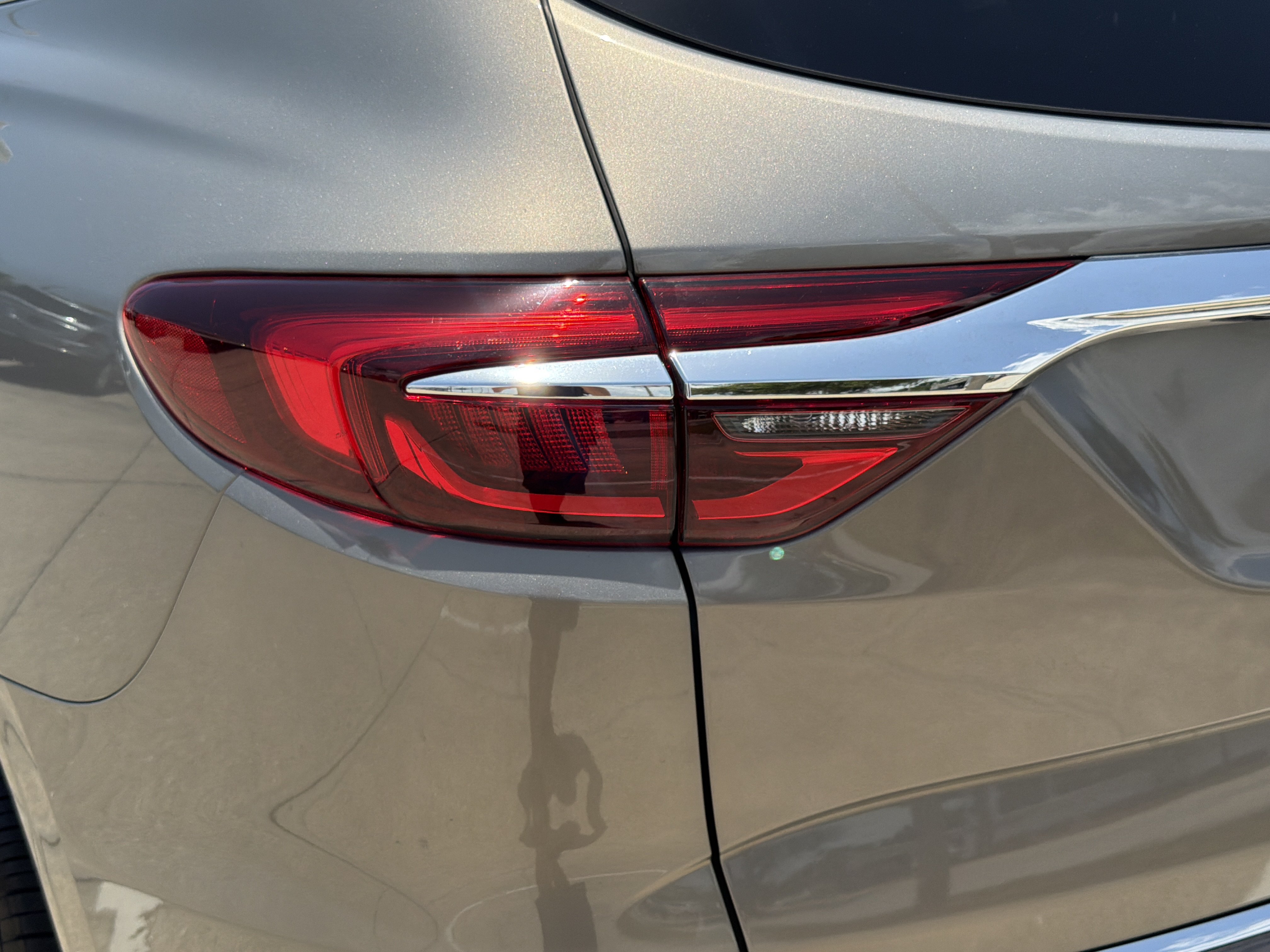 Used 2018 Buick Enclave Essence FWD image 10