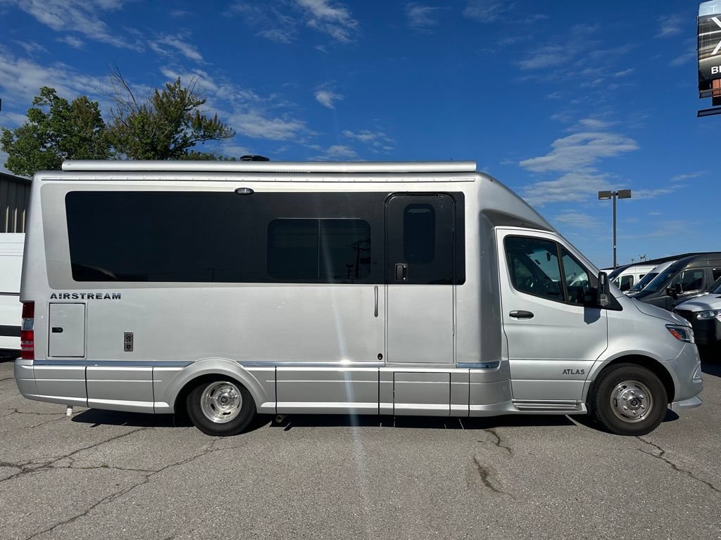Used 2020 Mercedes-Benz Sprinter 3500 w/ Premium Plus Package image 4
