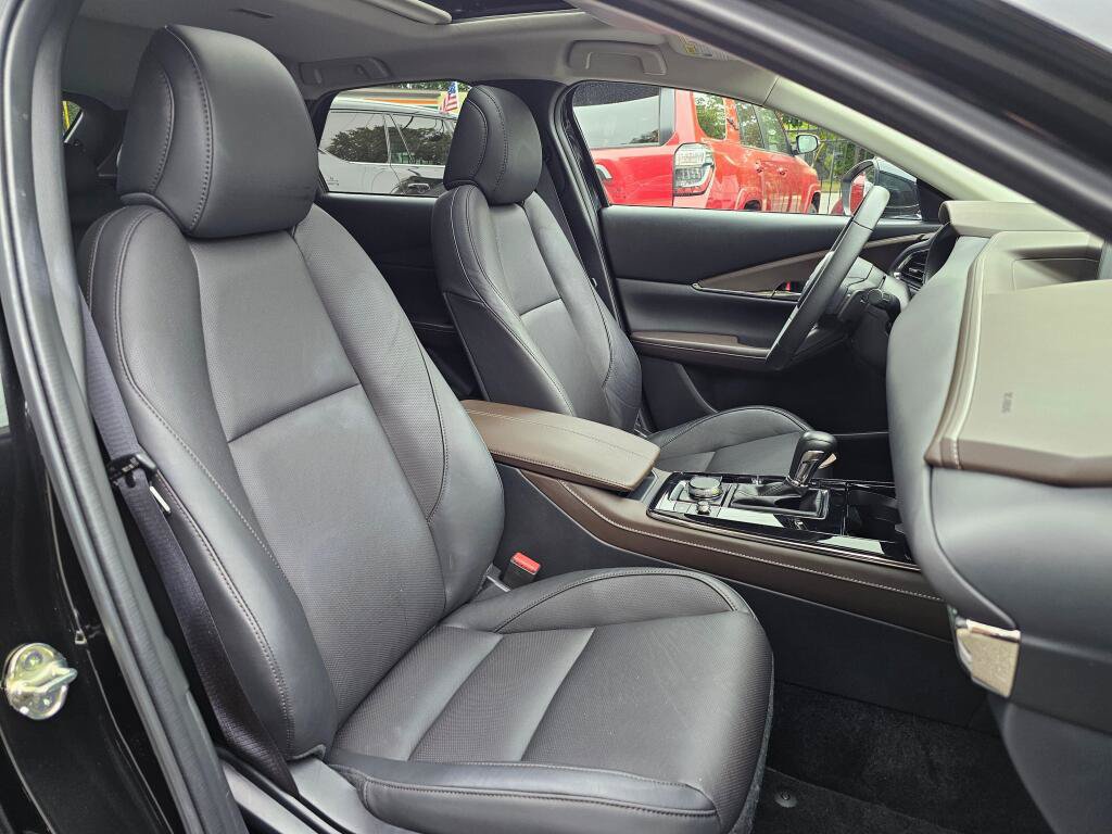 Certified 2025 MAZDA CX-30 AWD 2.5 S w/ Premium Package image 9