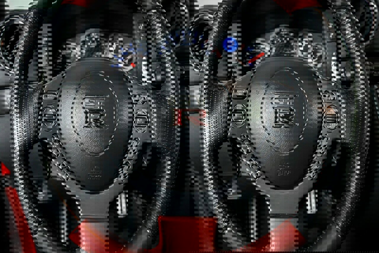 Used 2015 Nissan GT-R Black Edition image 28