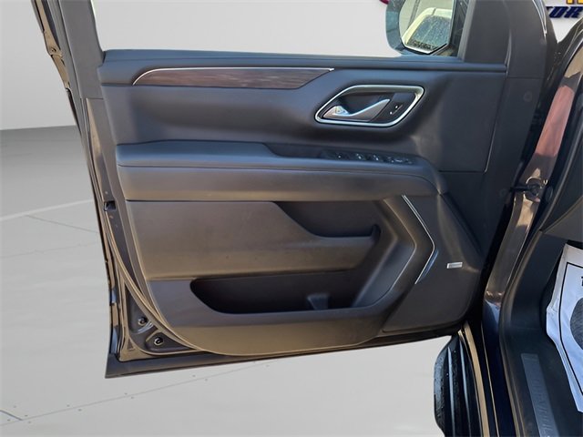 Used 2022 Chevrolet Tahoe LT w/ Luxury Package image 6