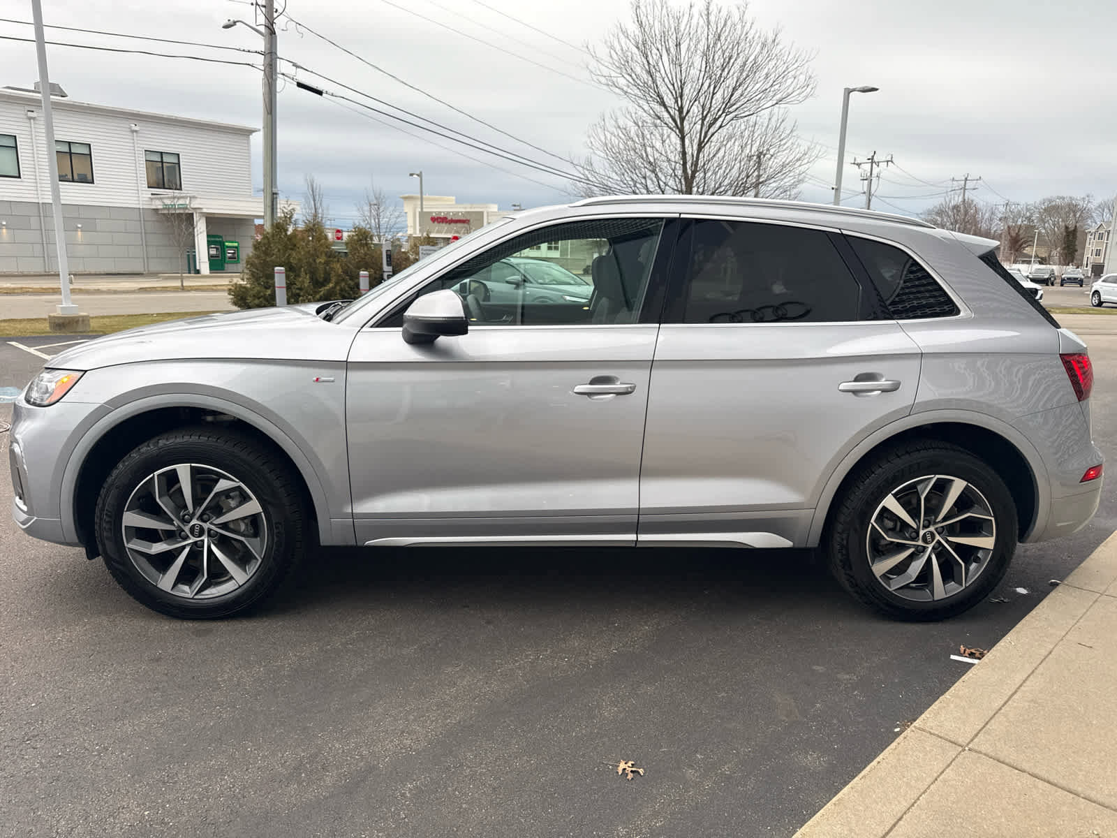 Used 2023 Audi Q5 2.0T Premium Plus w/ Premium Plus Package image 5