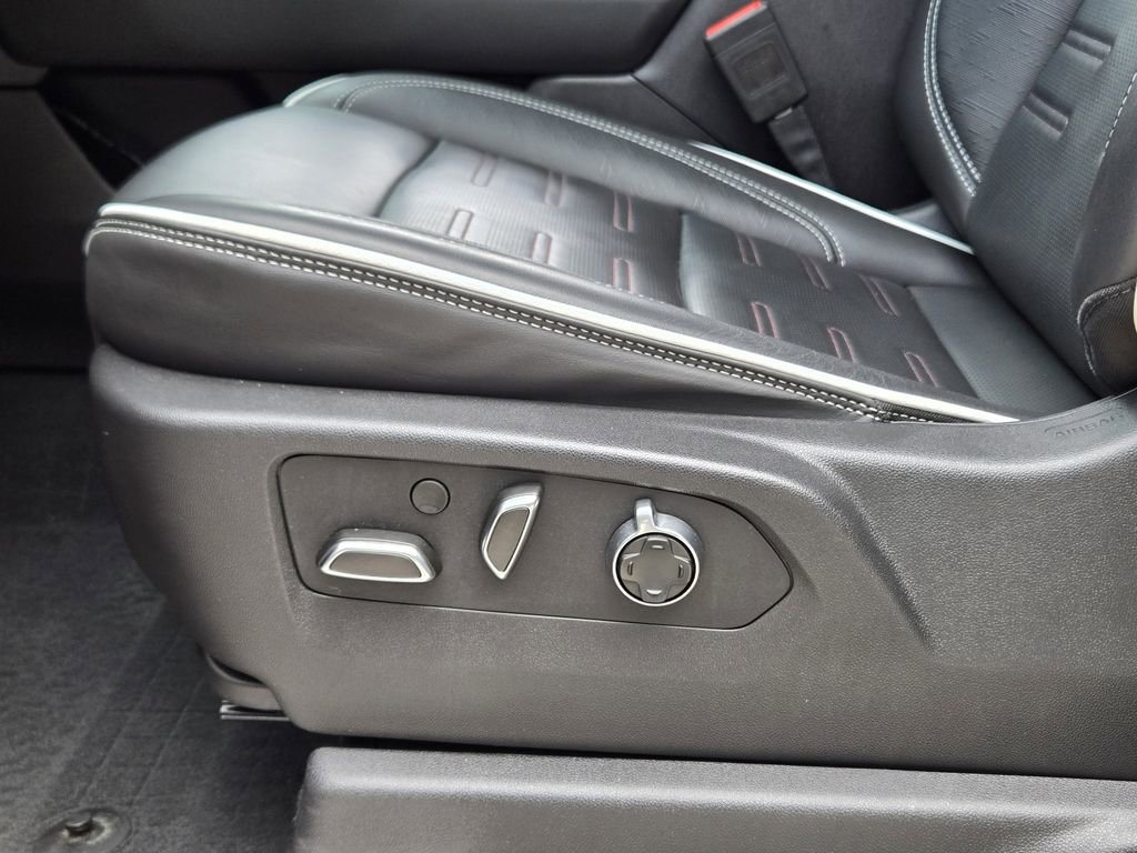 Used 2025 GMC Sierra 1500 AT4X AWD/4WD image 32