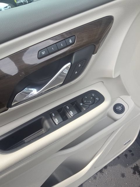 Used 2020 GMC Terrain Denali w/ LPO, Floor Liner Package AWD/4WD image 15