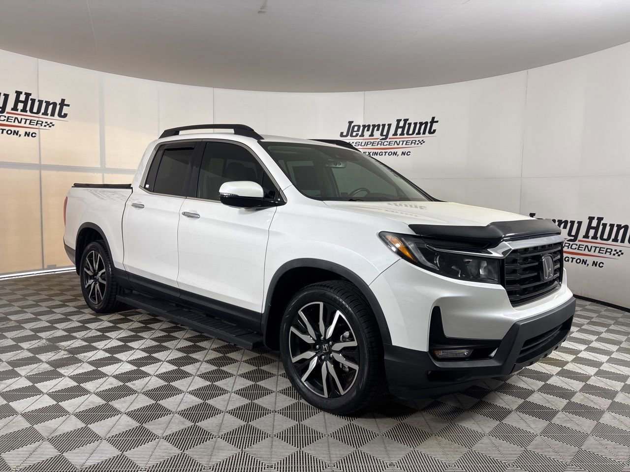 Used 2023 Honda Ridgeline RTL-E image 3