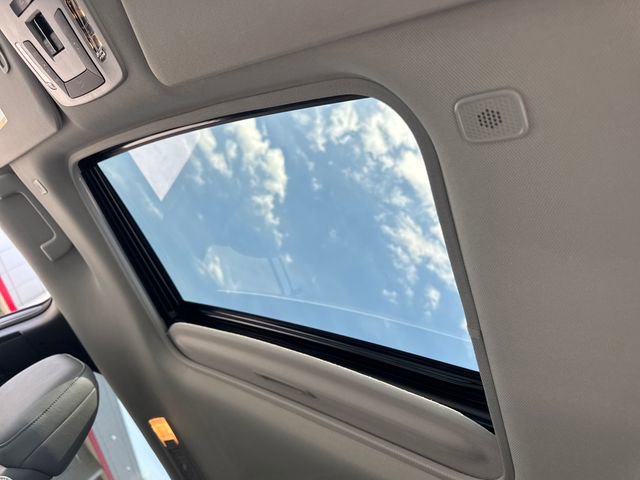 New 2026 Toyota Sienna XLE FWD image 17
