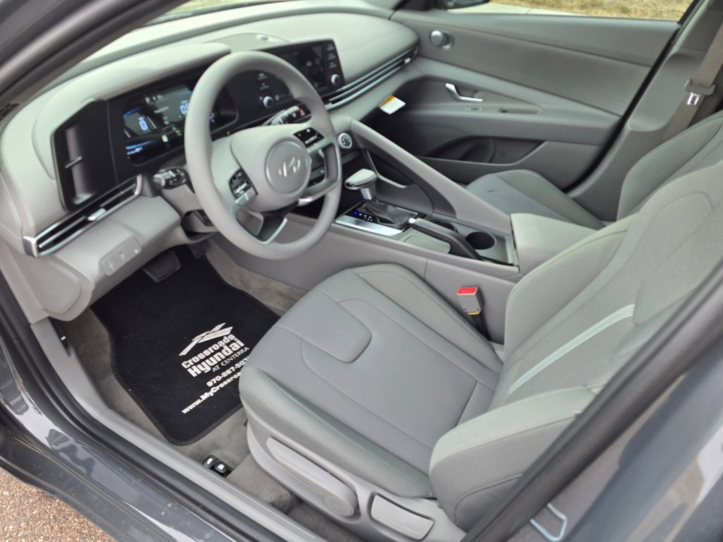New 2026 Hyundai Elantra SE FWD image 25