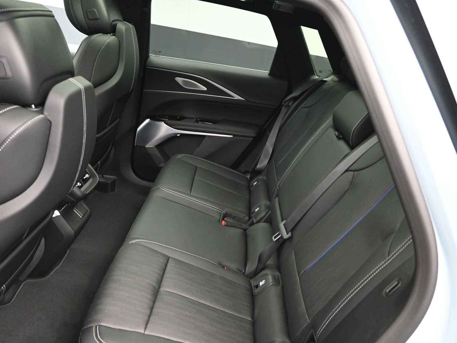 New 2026 Cadillac Lyriq V image 19