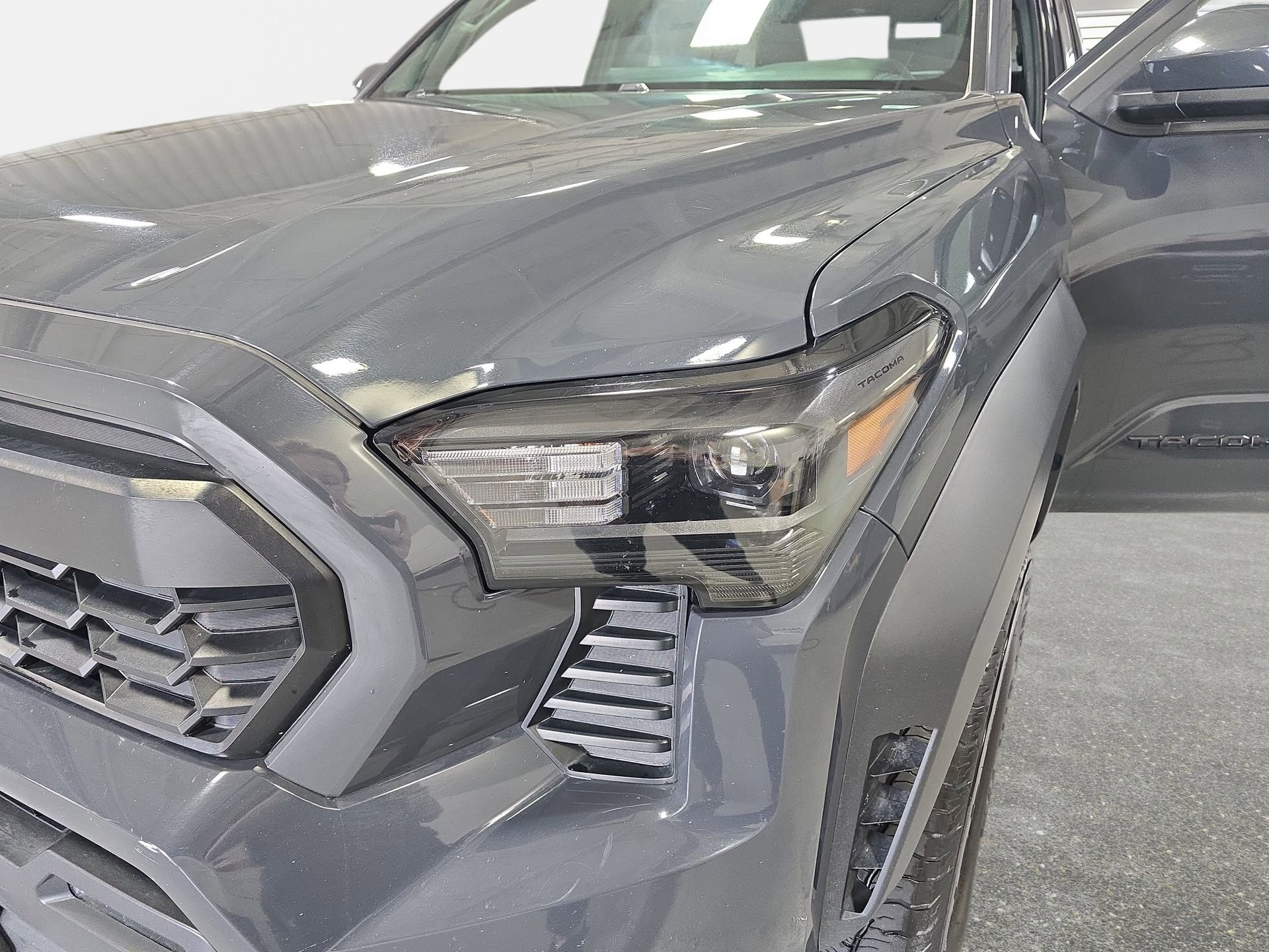 Used 2024 Toyota Tacoma TRD Off-Road AWD/4WD image 30
