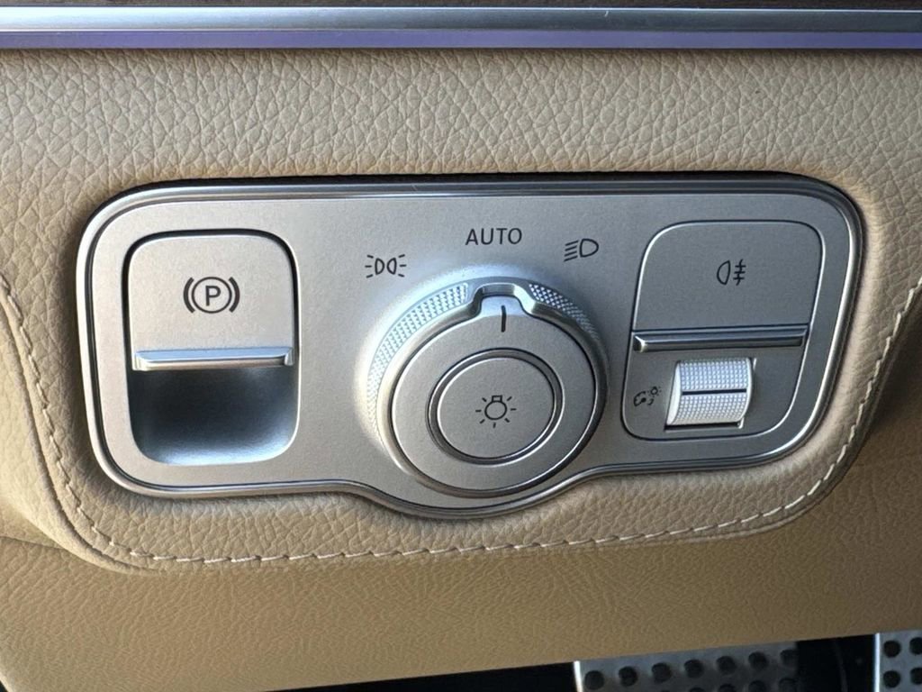 New 2026 Mercedes-Benz GLS 580 4MATIC image 30