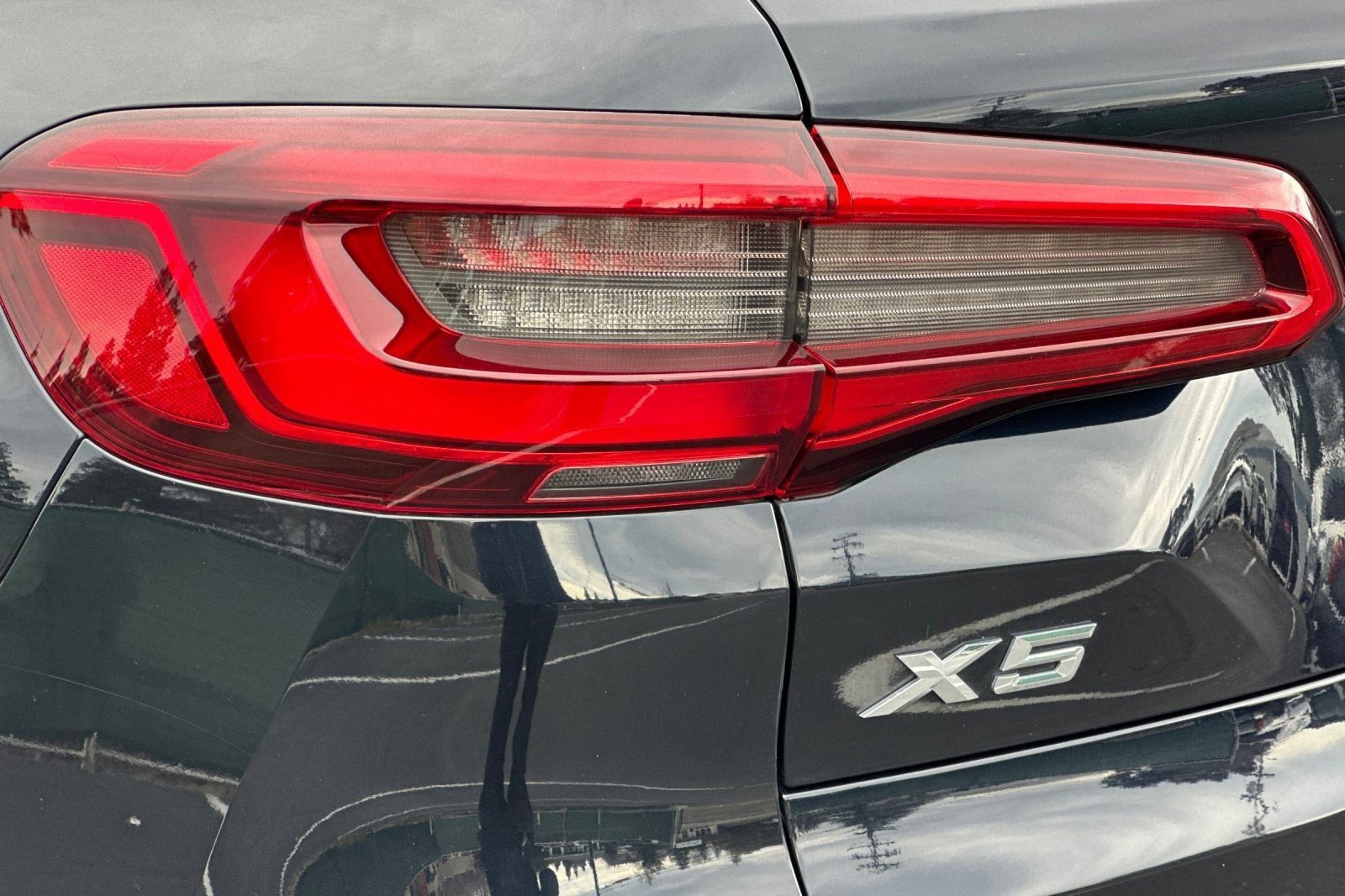 Used 2019 BMW X5 xDrive40i w/ M Sport Package image 13