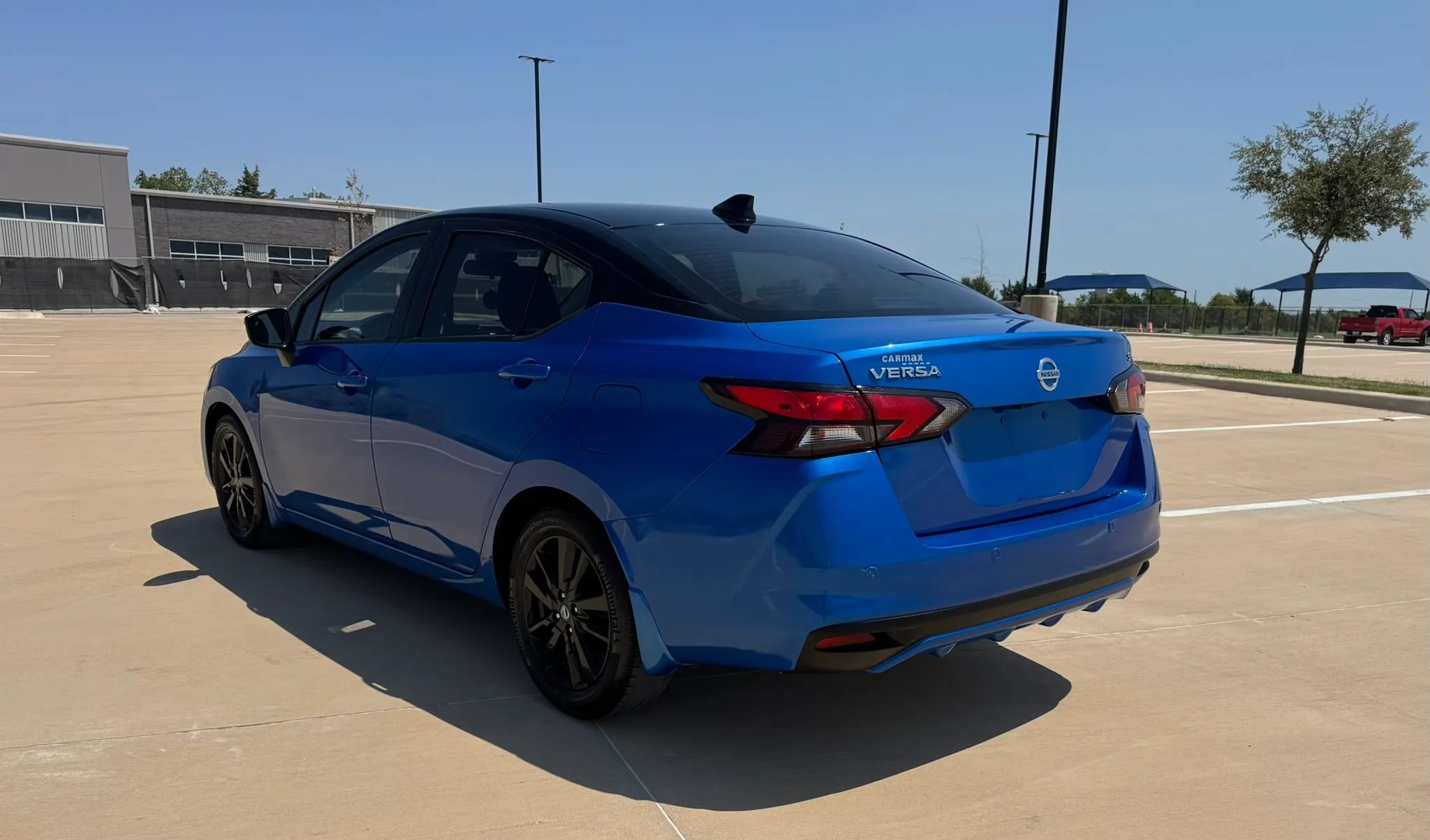 Used 2021 Nissan Versa SV FWD image 6