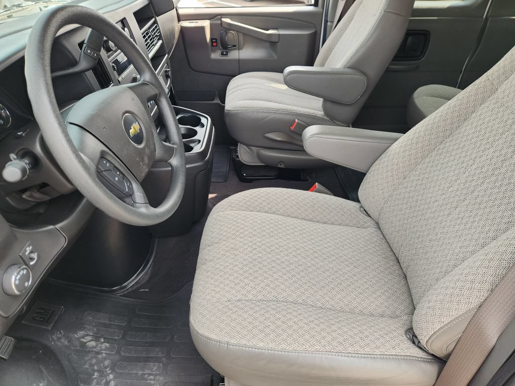 Used 2025 Chevrolet Express 3500 LS RWD image 14