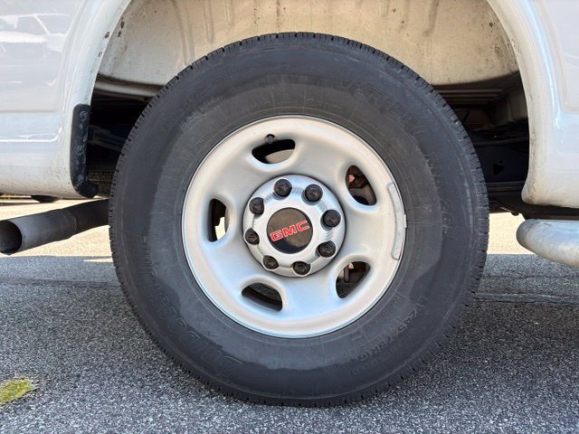 Used 2025 GMC Savana 2500 w/ Driver Convenience Package RWD image 19