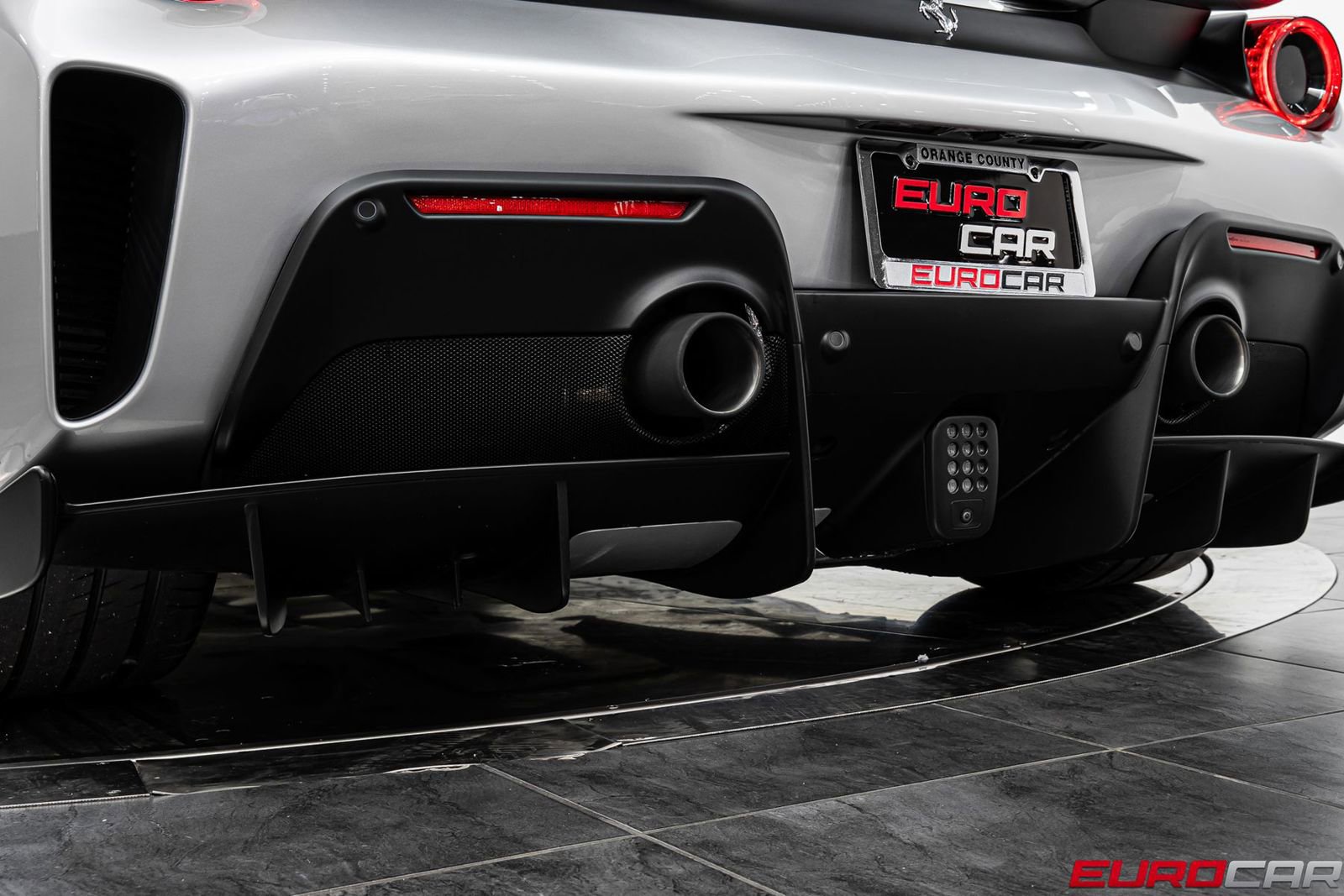 Used 2020 Ferrari 488 Pista *HUGE CARBON INTERIOR OPTIONS image 24