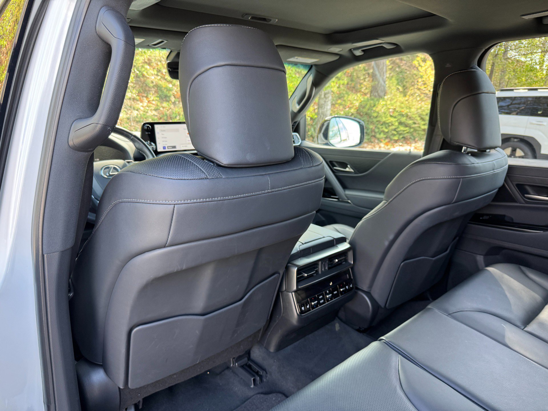 Used 2024 Lexus LX 600 4WD w/ Appearance Package image 47