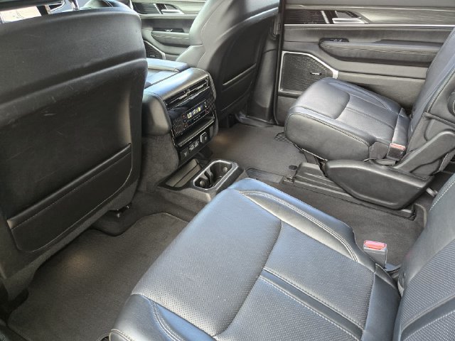Certified 2024 Jeep Wagoneer Series III AWD/4WD image 29