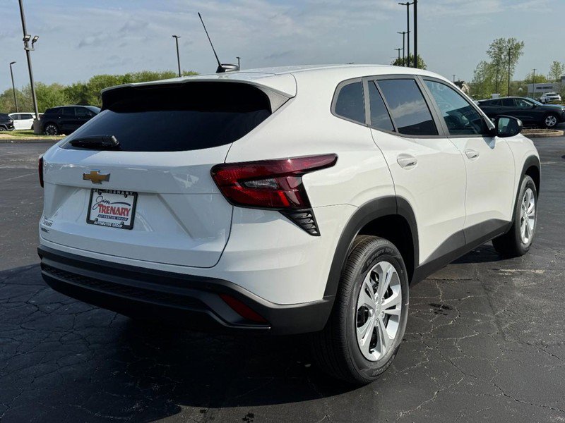 New 2026 Chevrolet Trax LS w/ Driver Confidence Package FWD image 27