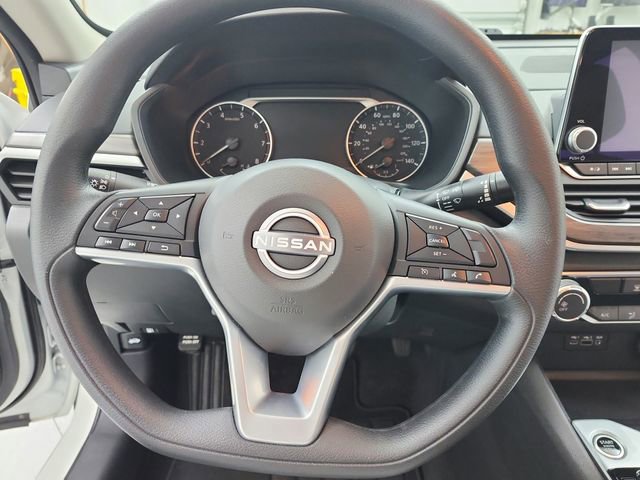 Used 2025 Nissan Altima 2.5 SV FWD image 22