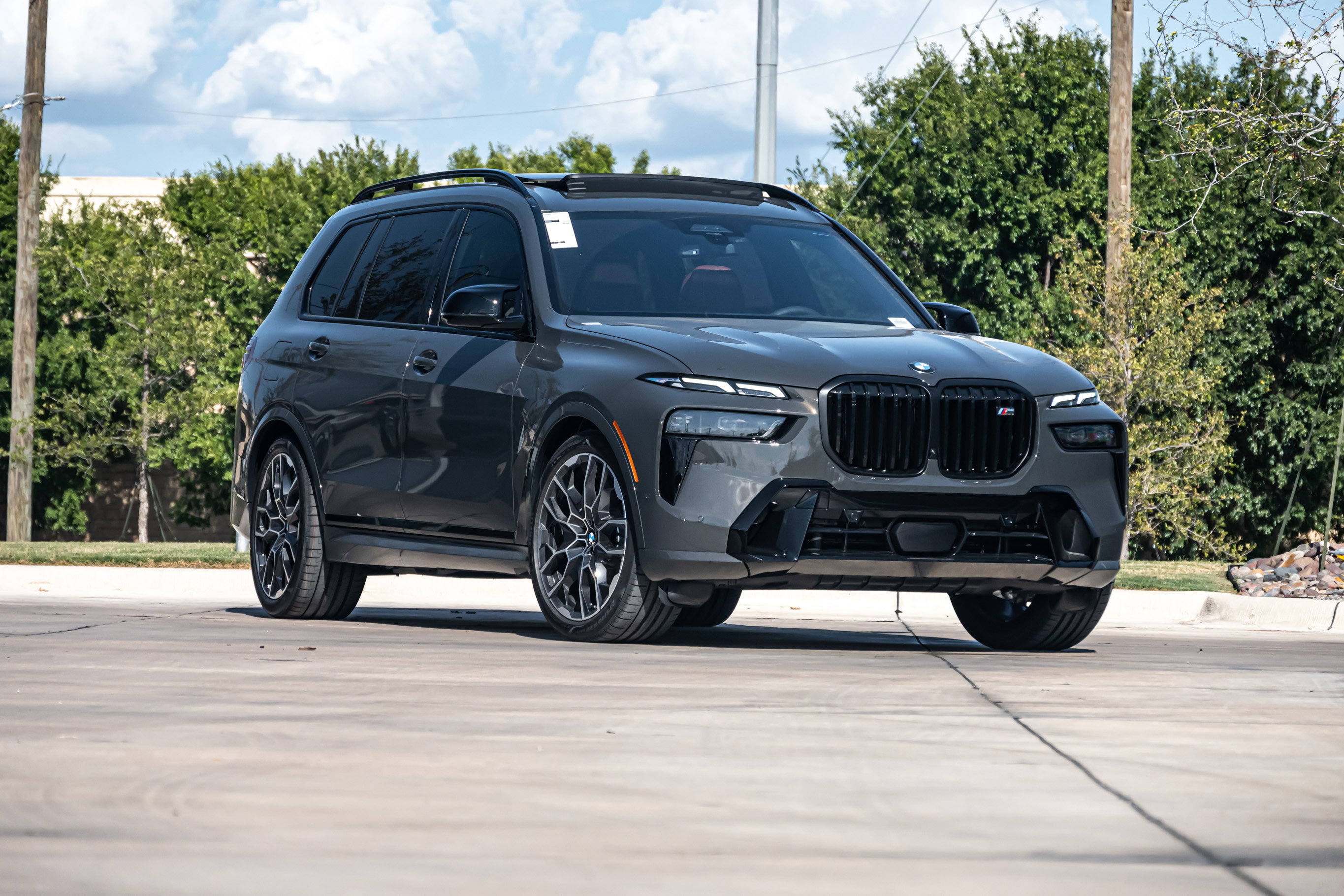 New 2026 BMW X7 M60i image 2