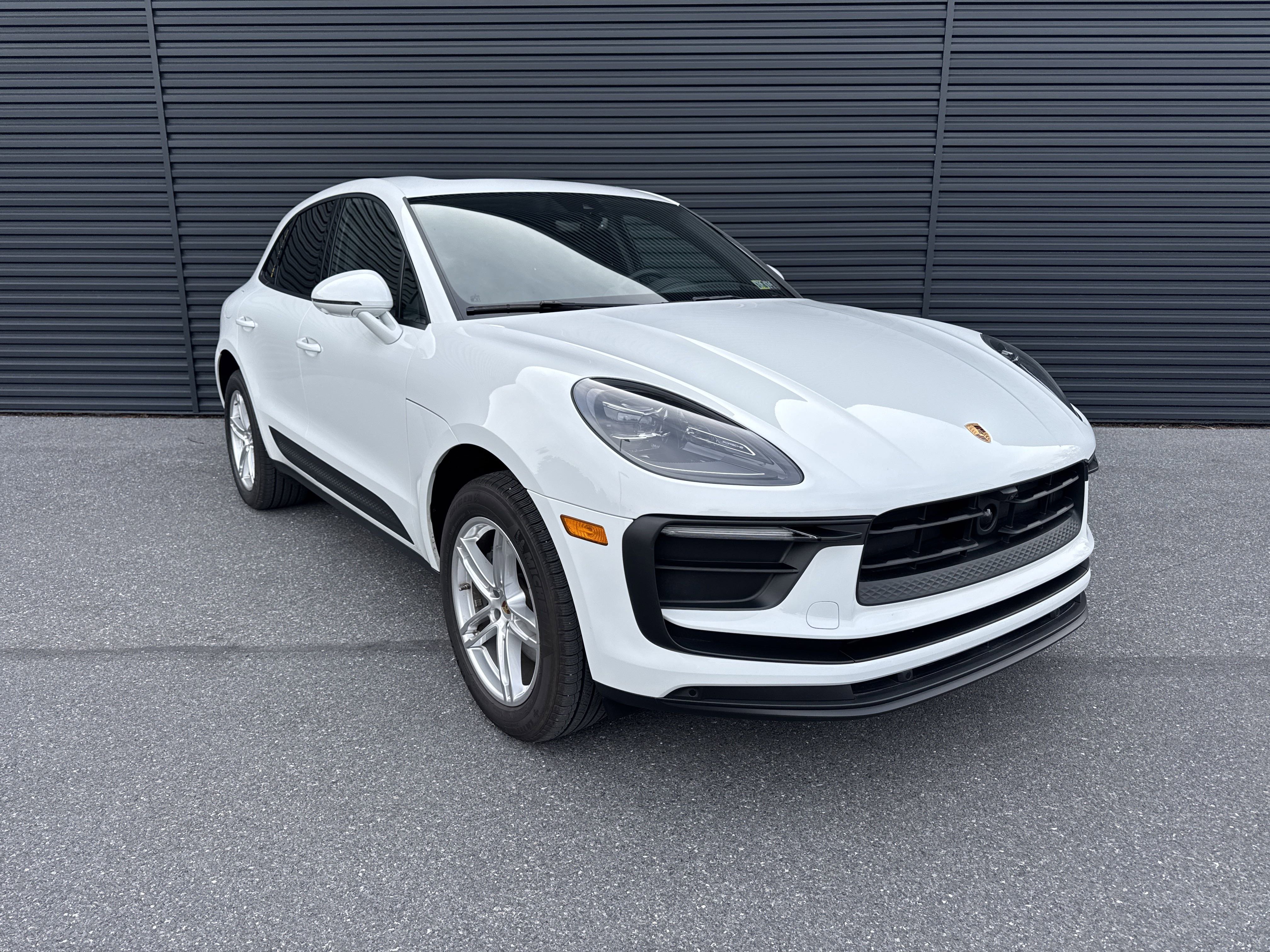 Certified 2025 Porsche Macan image 7