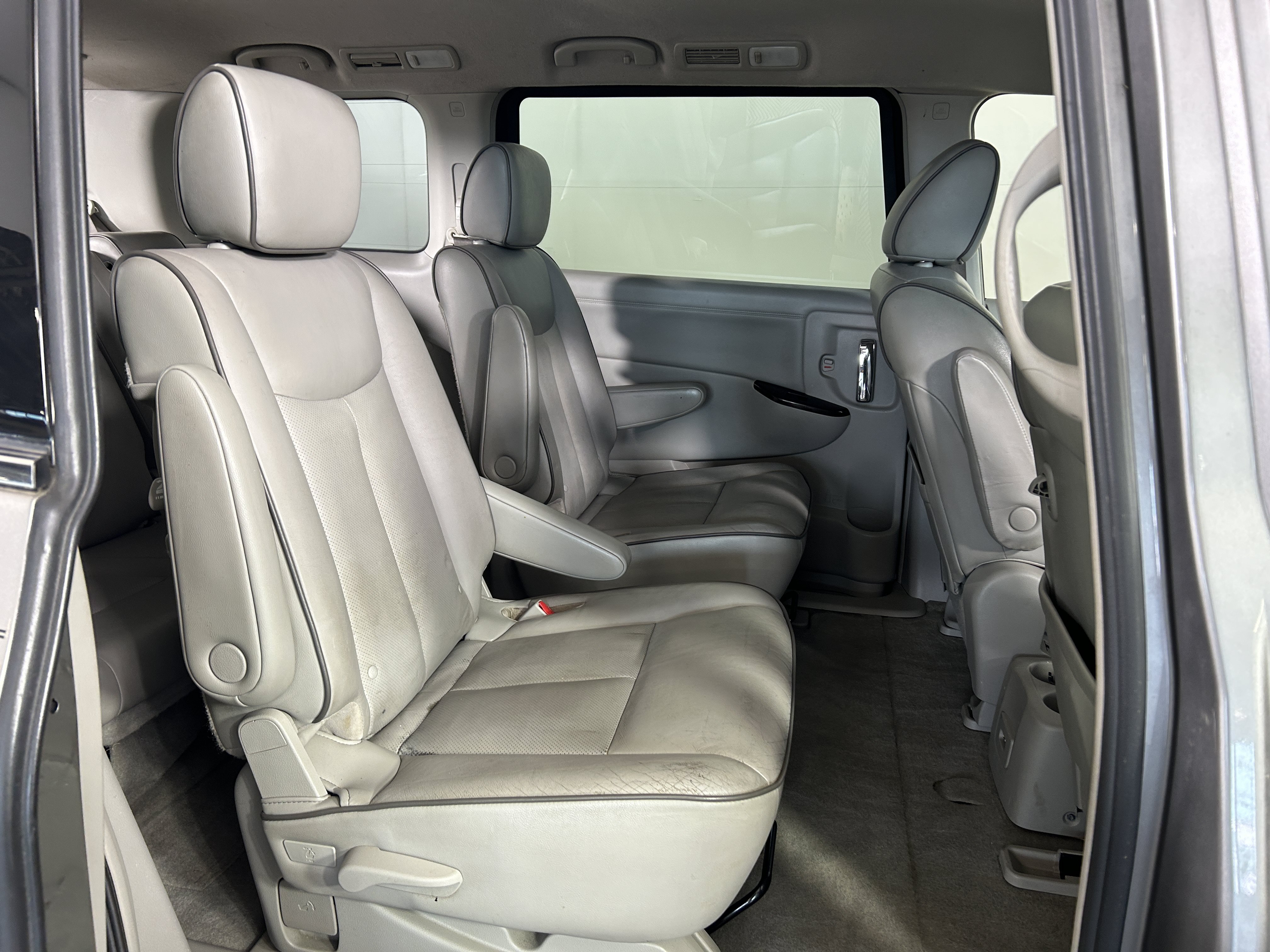 Used 2012 Nissan Quest SL FWD image 25