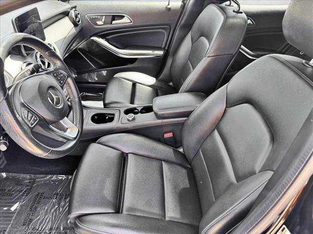 Used 2020 Mercedes-Benz GLA 250 4MATIC w/ Premium Package image 9