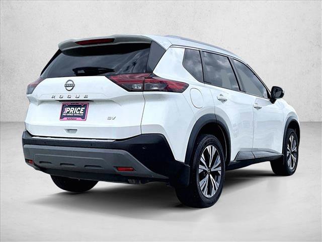 Used 2022 Nissan Rogue SV w/ SV Premium Package image 2