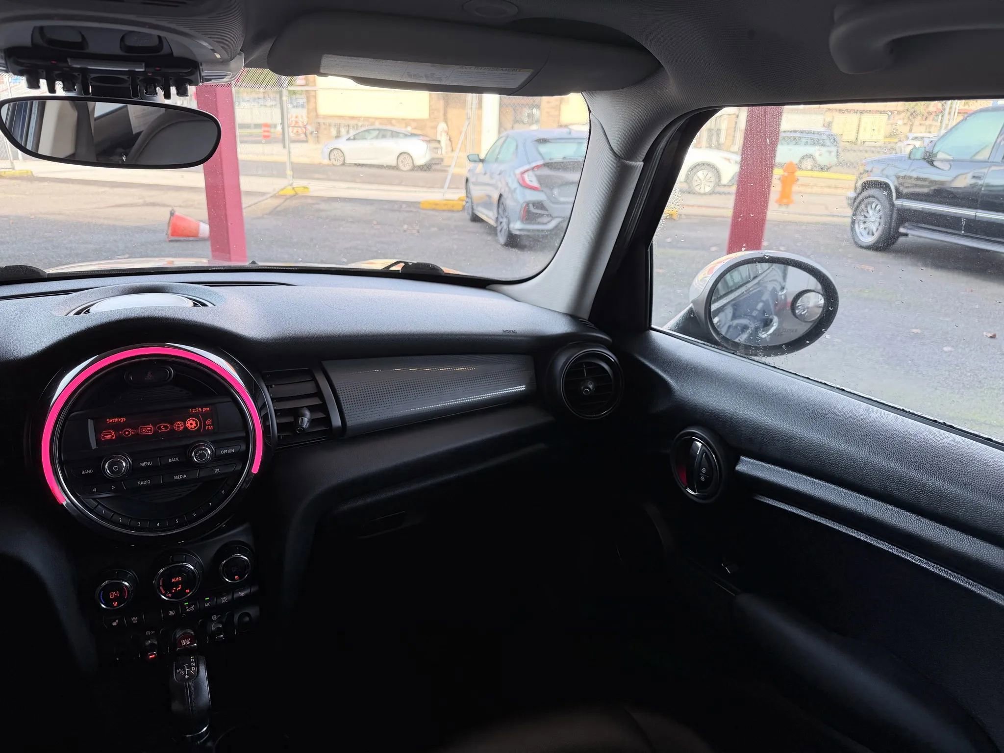 Used 2015 MINI Cooper 4-Door Hardtop image 11