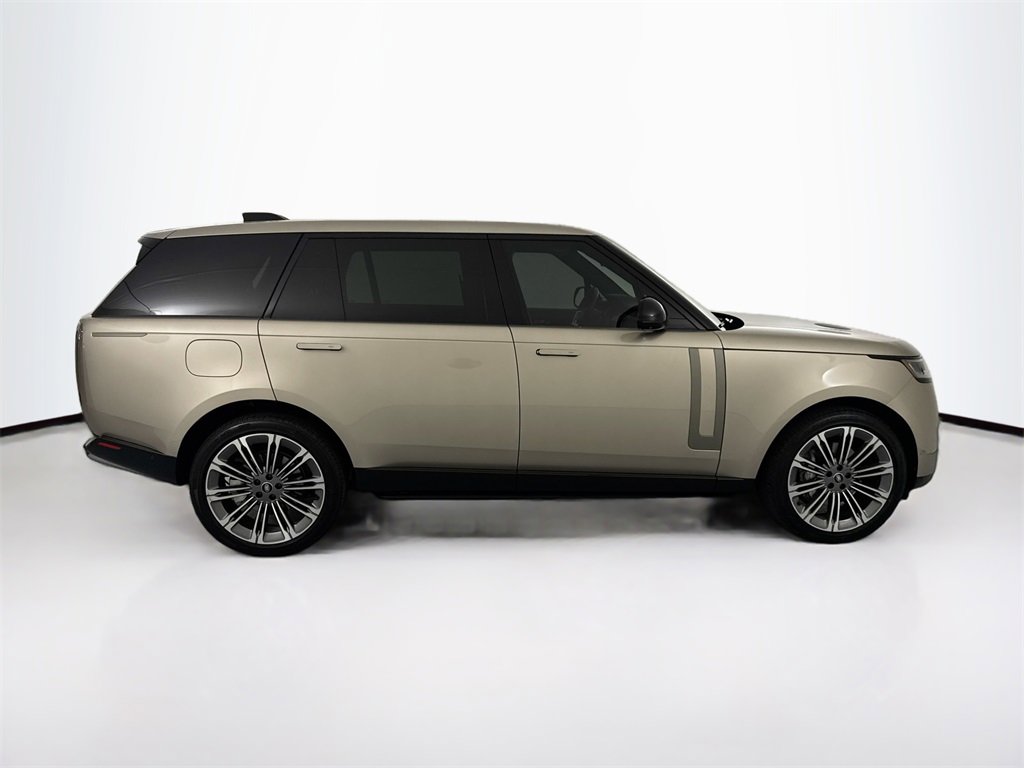Used 2025 Land Rover Range Rover Long Wheelbase SE image 4