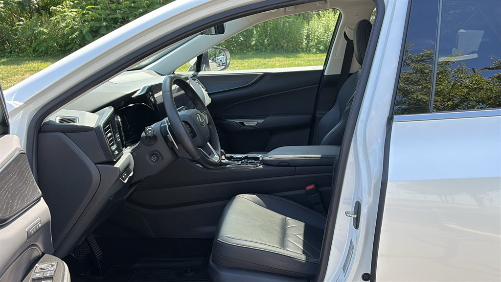 Used 2024 Lexus NX 450h+ AWD w/ Vision Package image 9