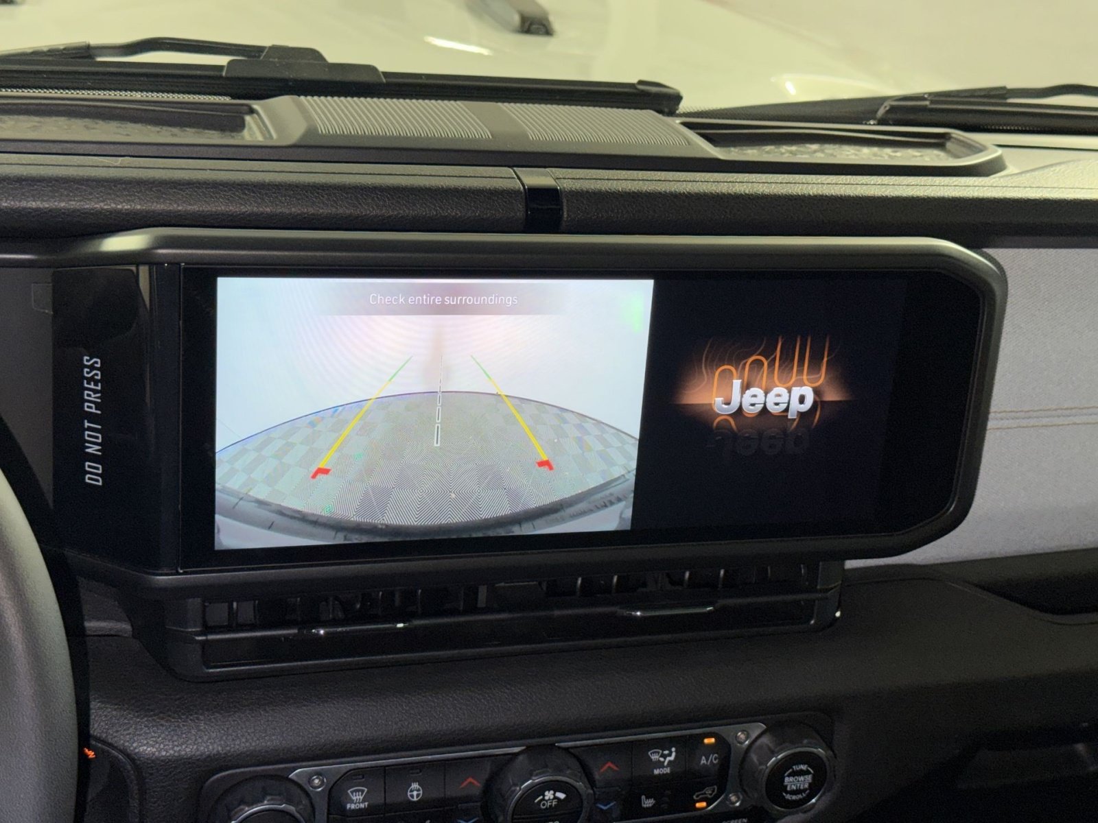 Used 2024 Jeep Wrangler Unlimited Sport AWD/4WD image 19
