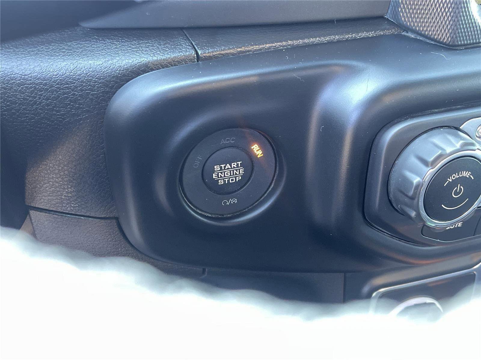 Used 2023 Jeep Wrangler Sport AWD/4WD image 17