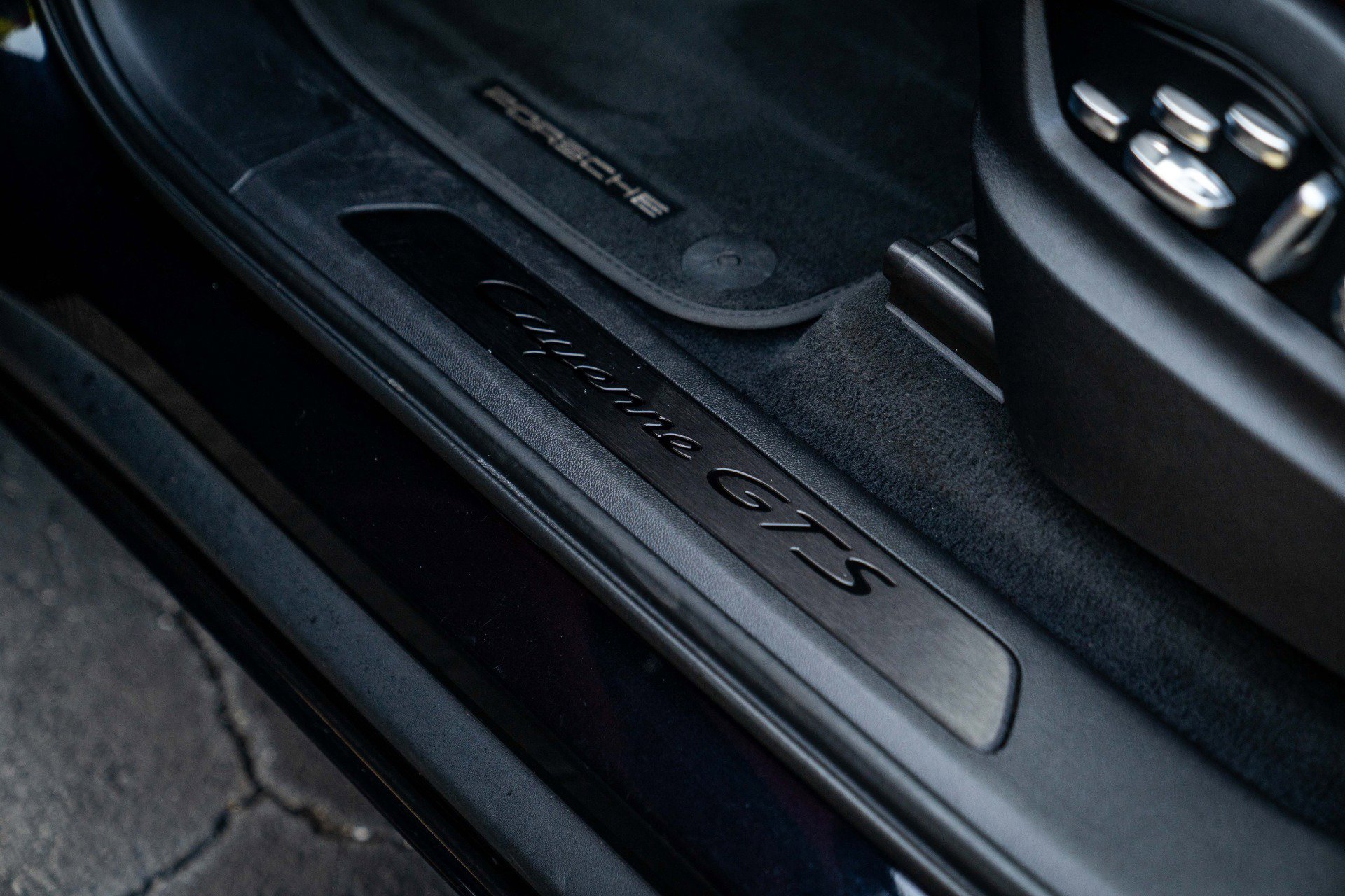 Used 2021 Porsche Cayenne GTS image 16