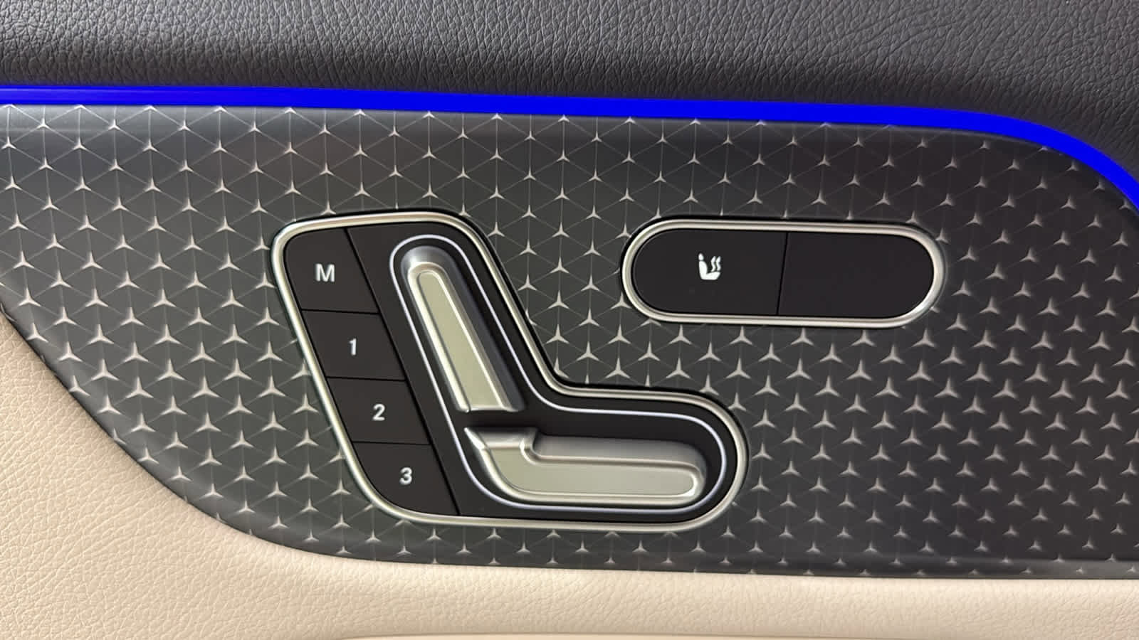 Used 2025 Mercedes-Benz GLA 250 4MATIC image 14