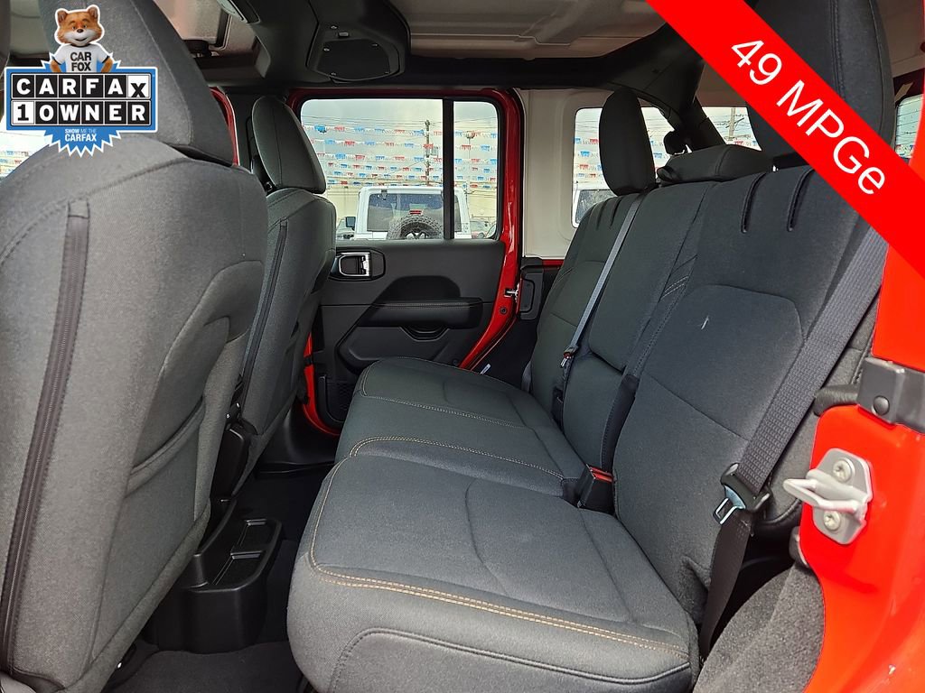 Used 2025 Jeep Wrangler Unlimited Sahara w/ Safety Group AWD/4WD image 10